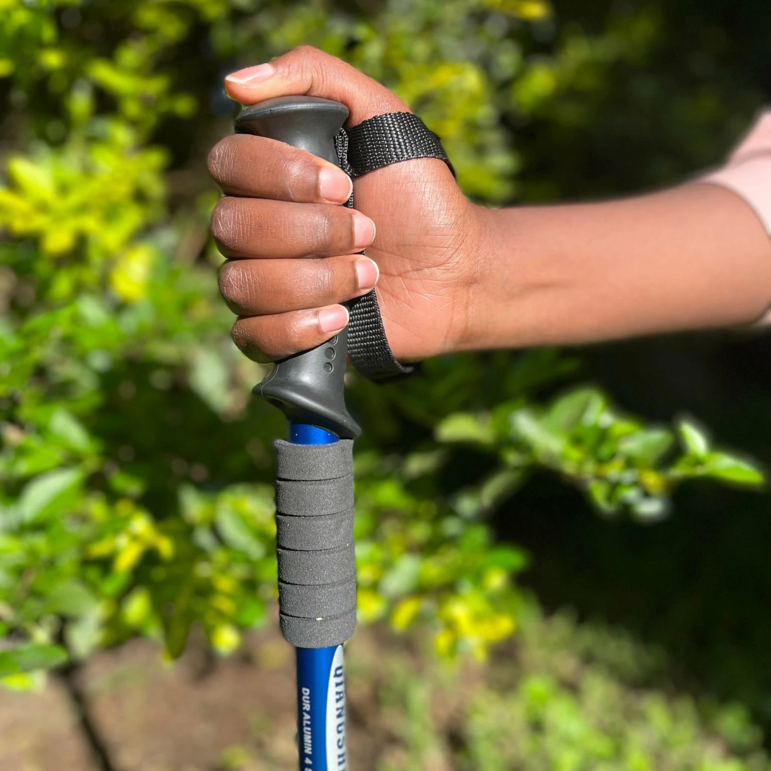 Promo 🔥 Going Outdoor GO- 990 ANTISHOCK TREKKING/ HIKING POLE - BLUE 🎁 6 Going Outdoor GO- 990 ANTISHOCK TREKKING/ HIKING POLE - BLUE
